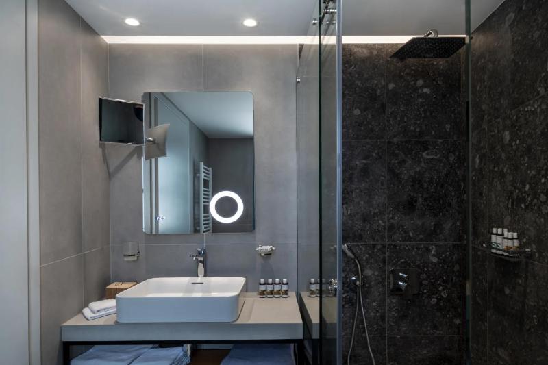 Aeifos Master Suite image 4