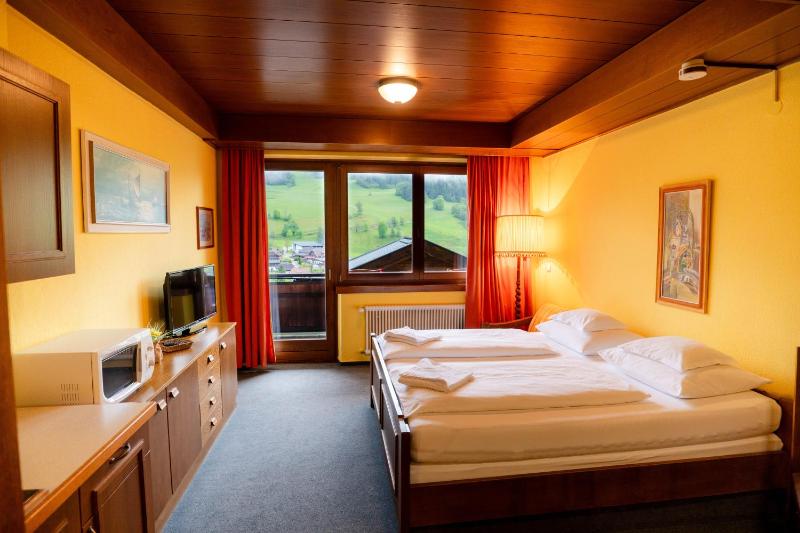 Studio Apartment with Balcony image 1