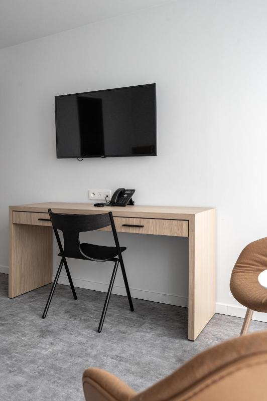 Junior Suite Twin image 2