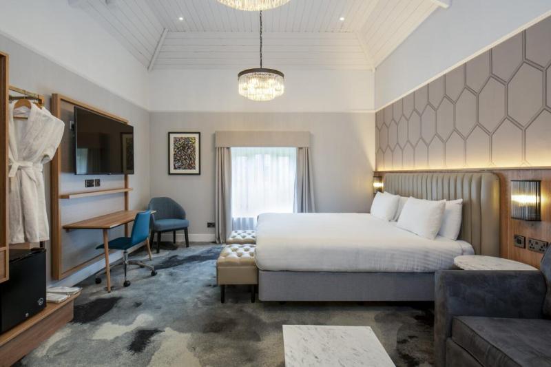 Suite with One Double Bed and Sofa Bed - Non-Smoking image 2