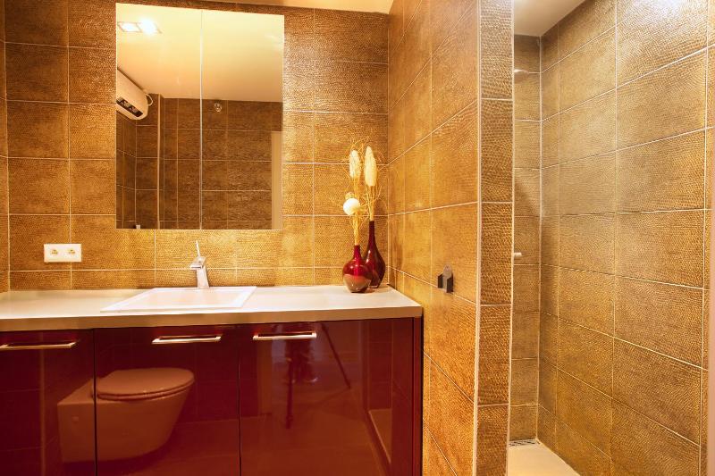 Deluxe Apartment image 2
