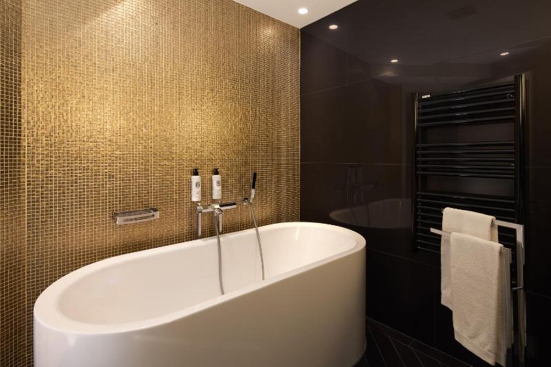 Suite with Balcony image 2