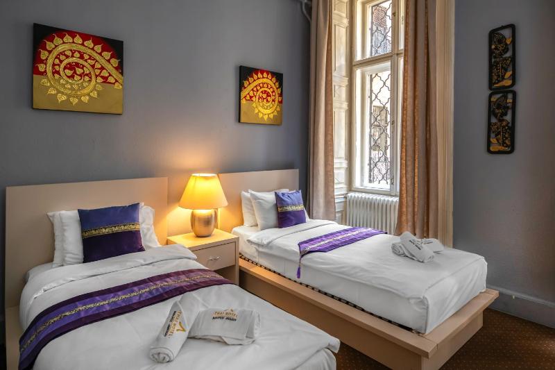Standard Double or Twin Room image 4