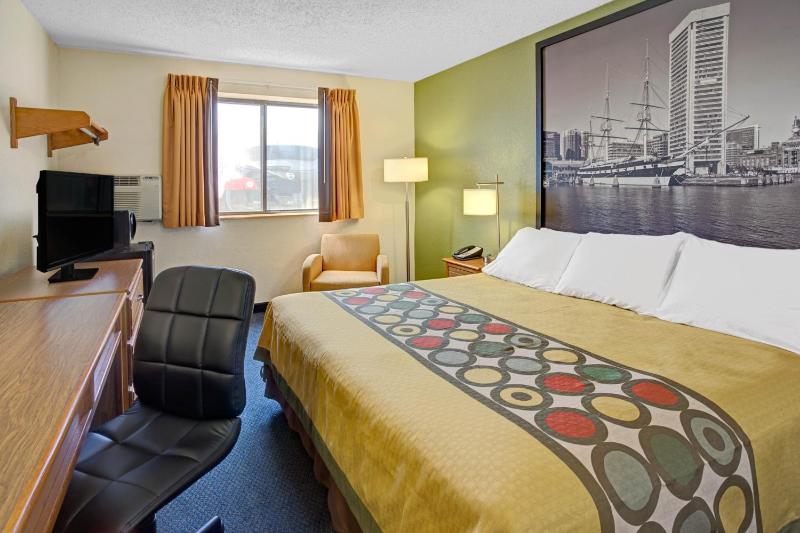 King Room - Non-Smoking image 4
