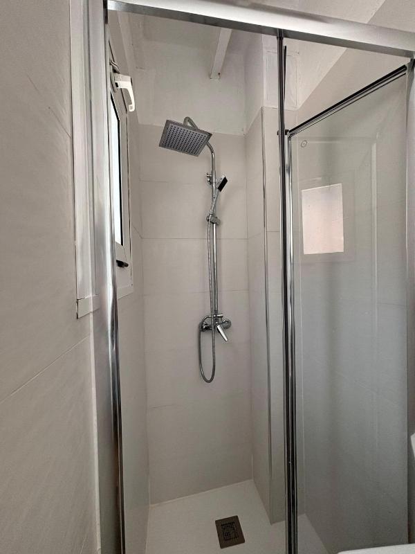 Quadruple Room with Bathroom image 3