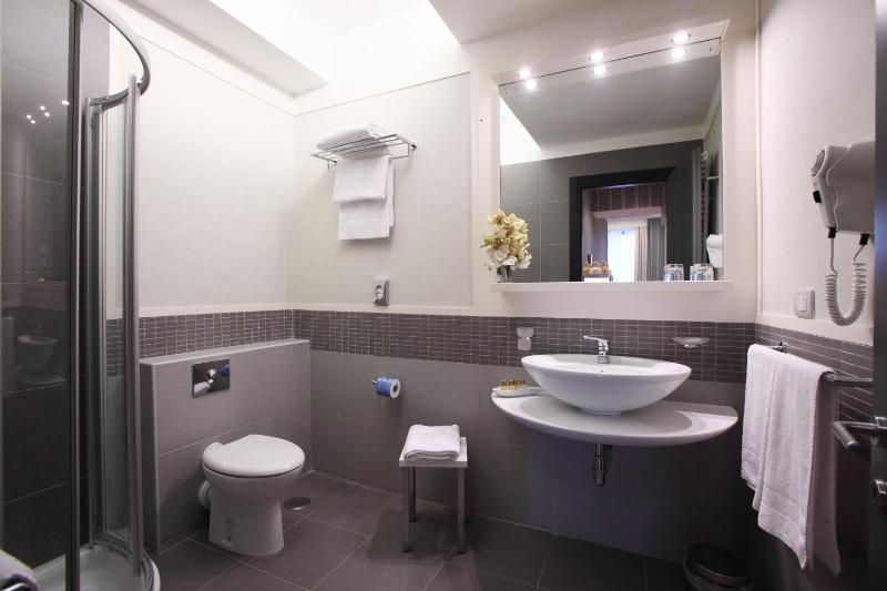 Junior Suite image 2