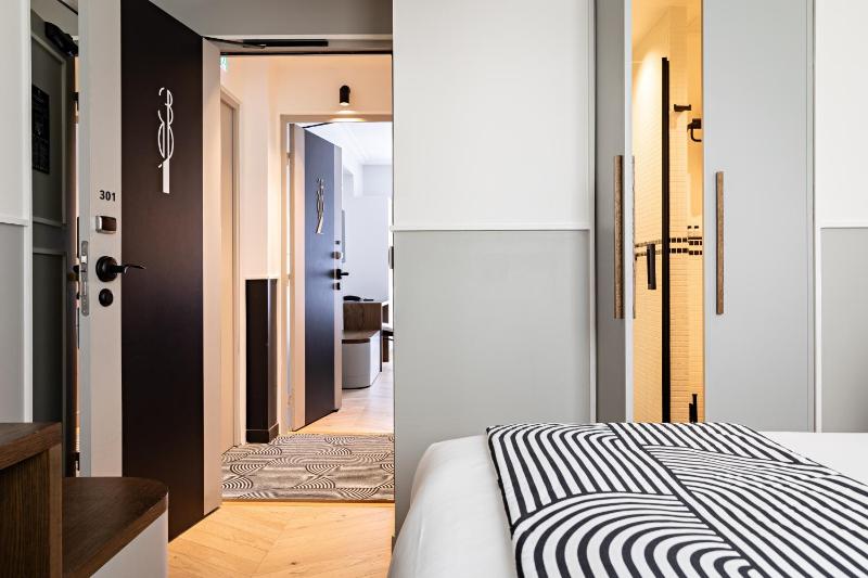 Family Room with Connection Rooms - Non-Smoking image 1