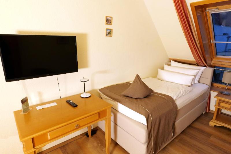 Single Room image 3