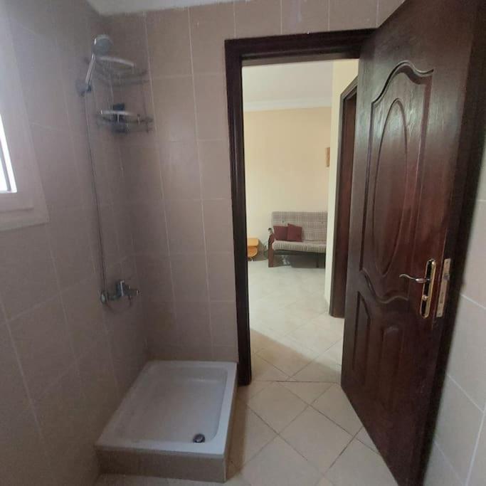 Mamsha view 1 bedroom flat beside Russian consulate - image 15