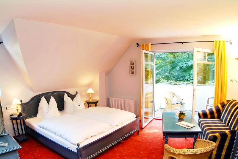 Triple Room with Balcony image 1