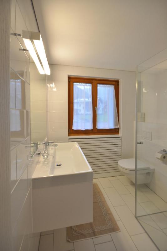 Deluxe Two-Bedroom Apartment image 3
