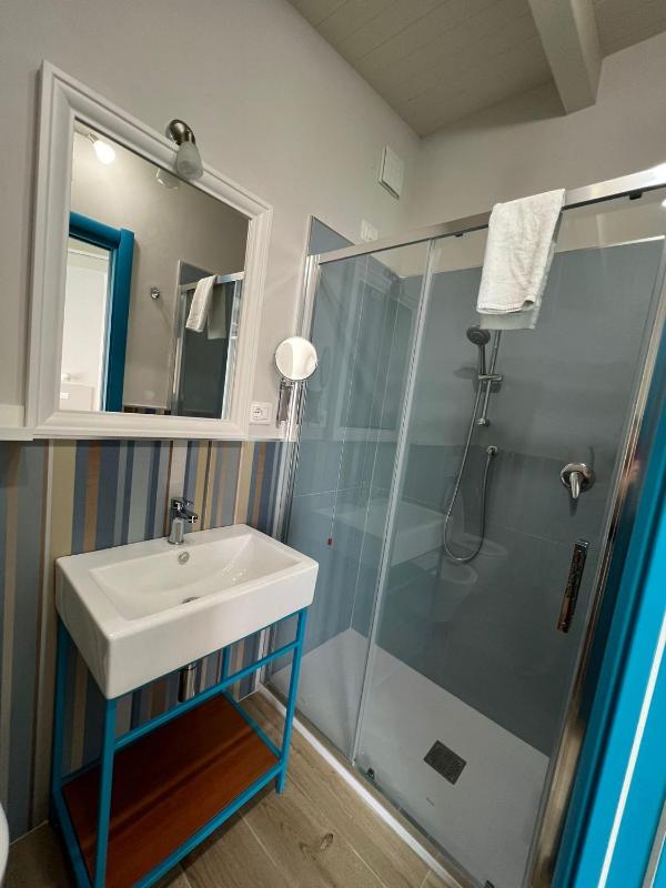 BURMARIA APARTMENT and ROOM with garden and jacuzzi - image 28