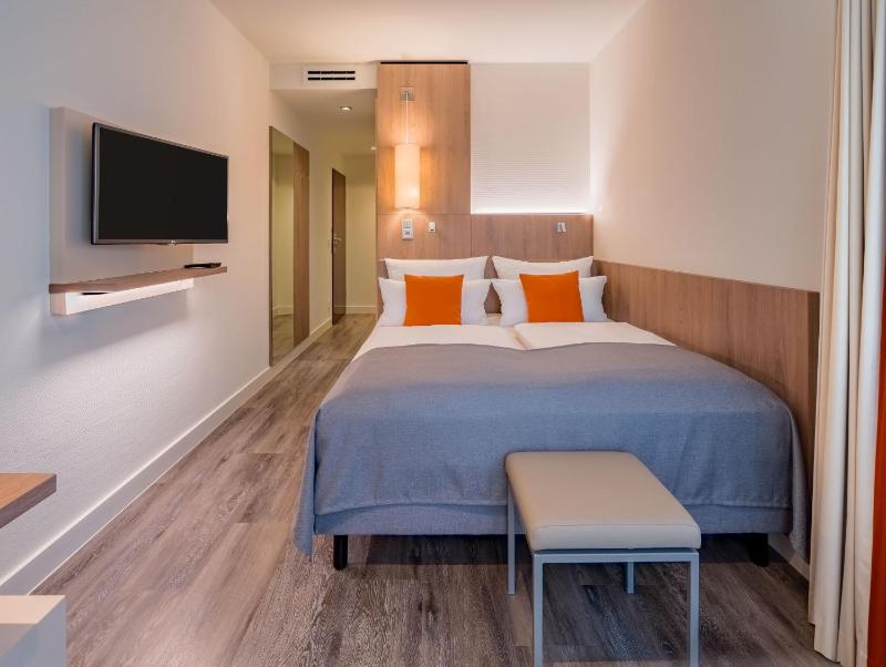Queensize Double Room - 160 x 200 cm image 3