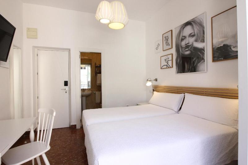 Las Atarazanas - Design Hostal - image 8