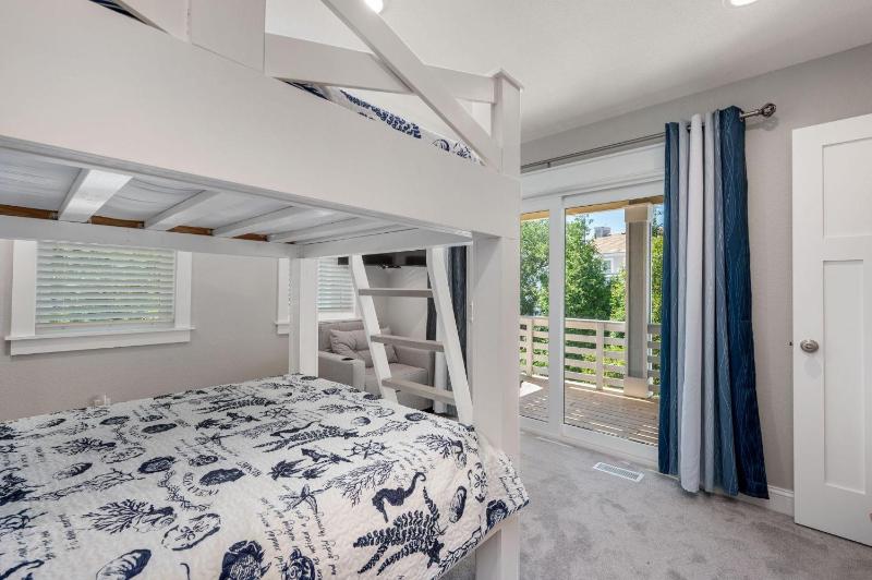 WE17 Benders Beach Bungalow - image 2