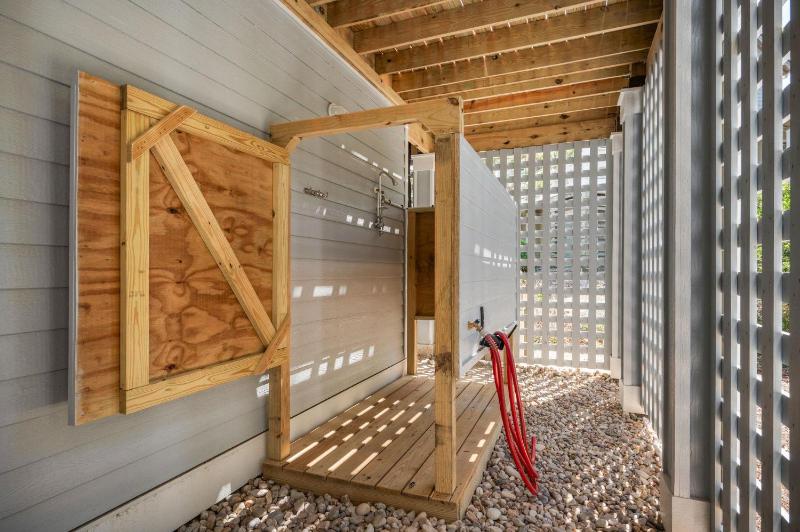 WE17 Benders Beach Bungalow - image 14
