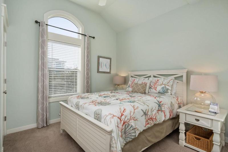 CB26 TJ's Beach Bungalow - image 14