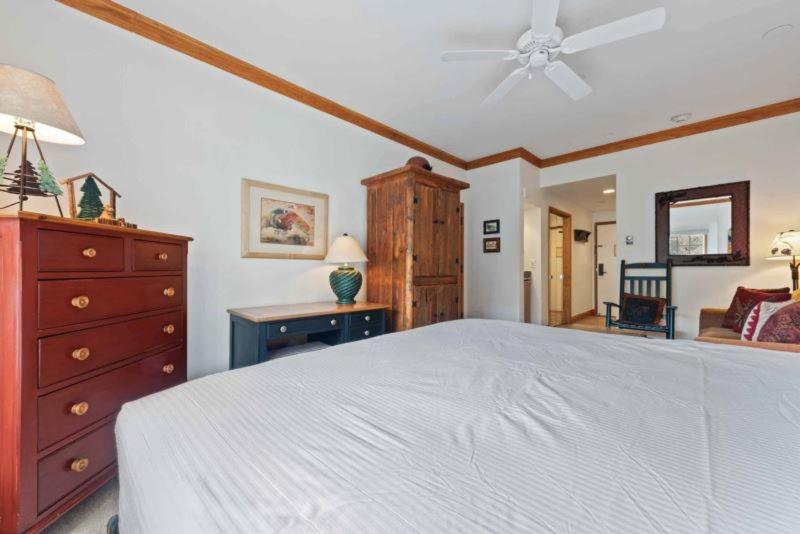 The Charter at Beaver Creek D225 - image 8
