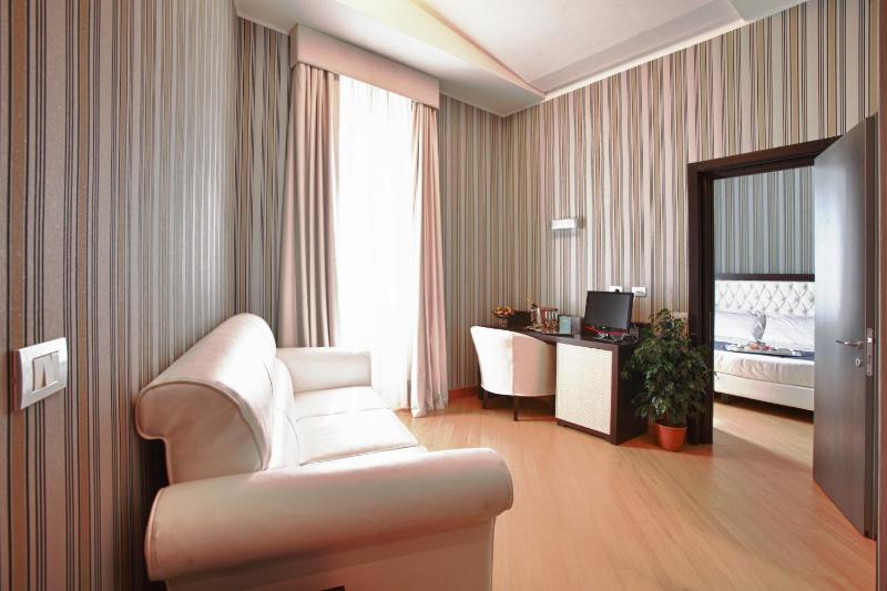 Junior Suite image 4