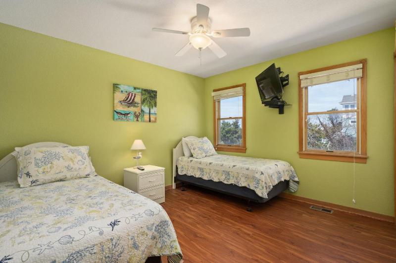 SNH241 Ocean Oasis - image 19