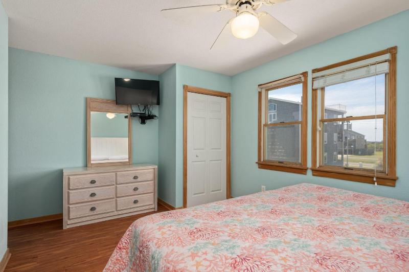 SNH241 Ocean Oasis - image 42