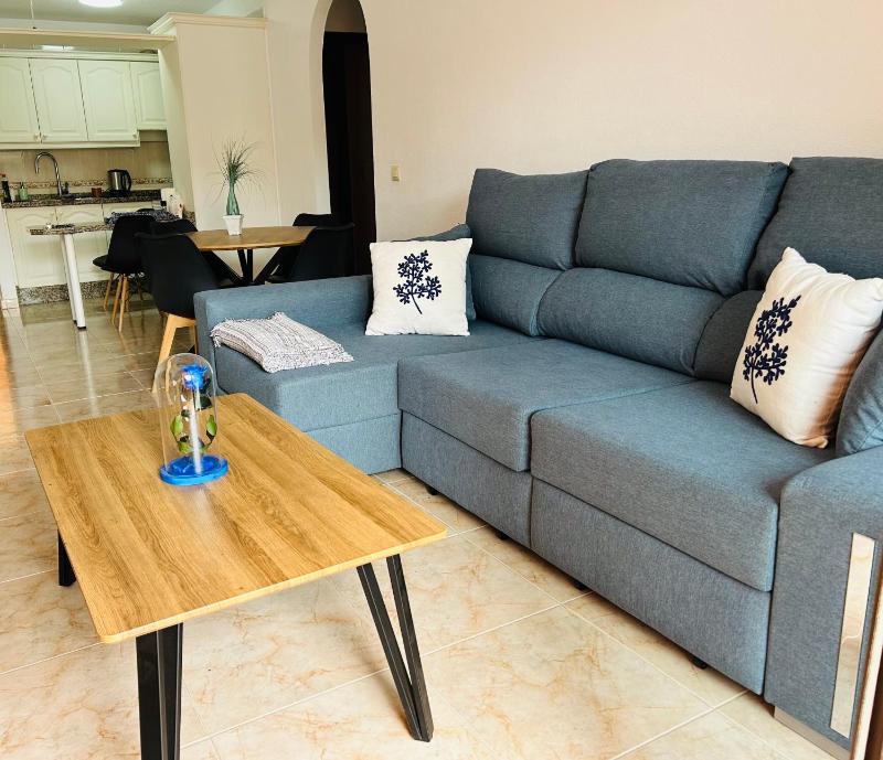 El Medano La Ola. Cabezo Beach 2 rooms parking place Images