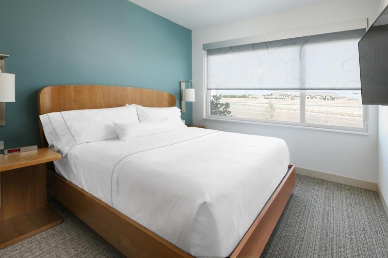 One-Bedroom Suite image 2