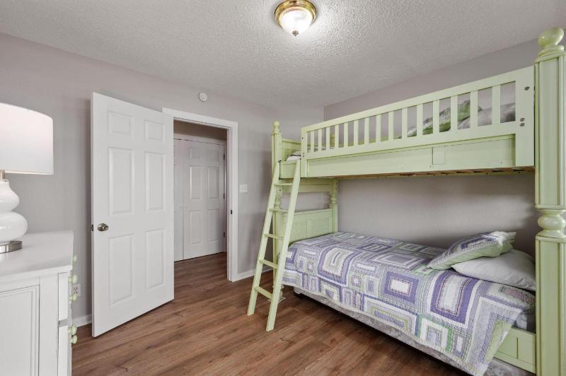 OH103 Beach Haven - image 46