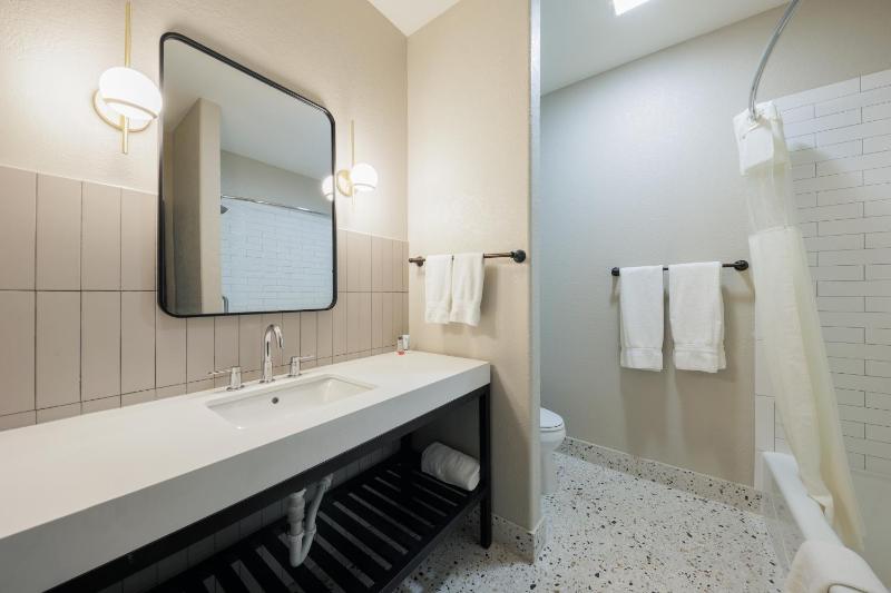 King Suite image 2