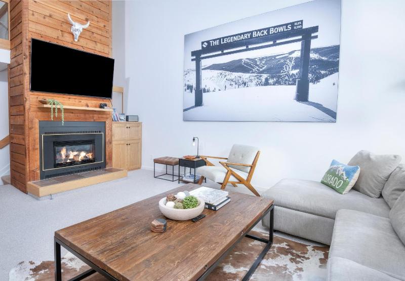 Courtside Mountain Retreat - image 22