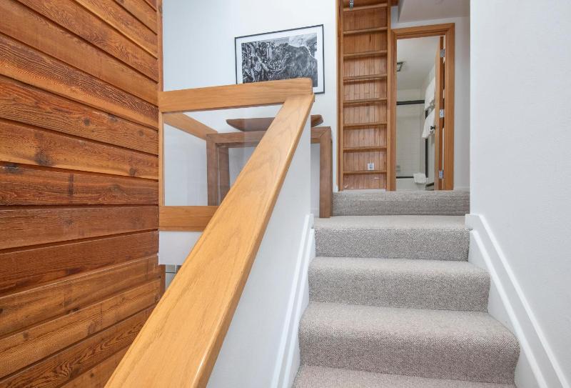 Courtside Mountain Retreat - image 3