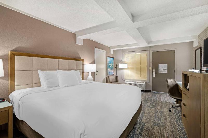 Best Western Savannah Historic District - image 11
