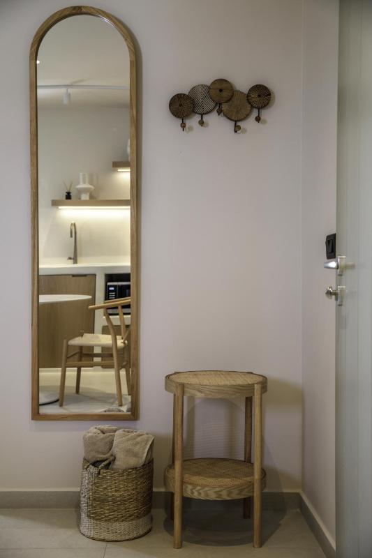 Romantic Suite with Hot tub and Sea View image 3