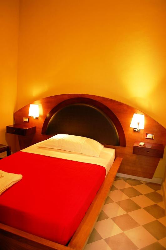 Single Room image 3