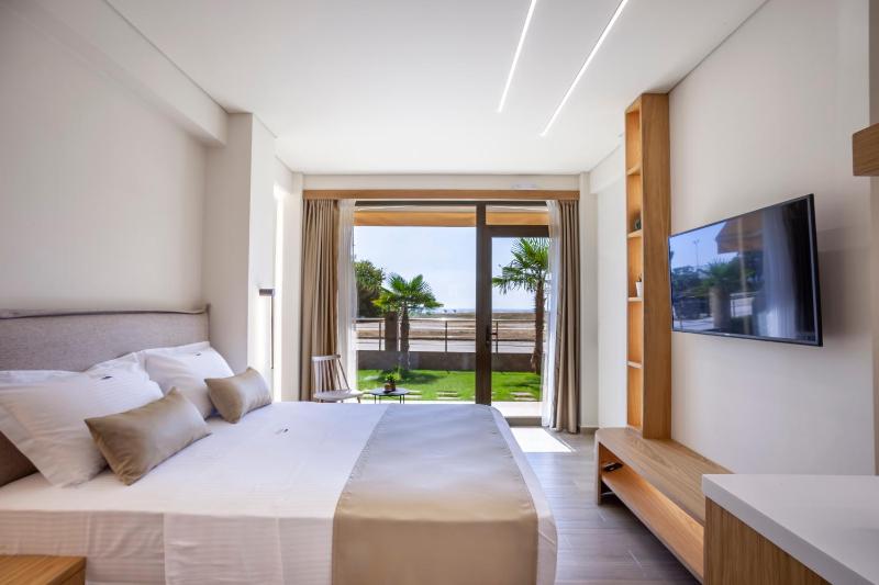 Aliston Deluxe Living - Adults Only Images