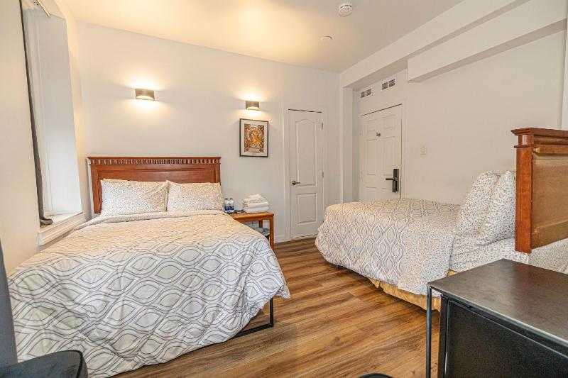 hotel le coach - image 7