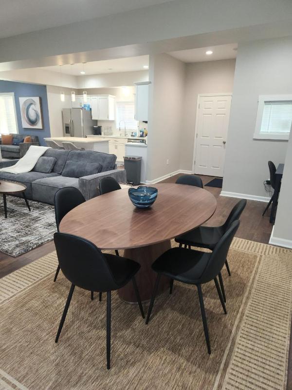 3 Cozy Bedrooms Near Lucas Oil Stadium - image 15