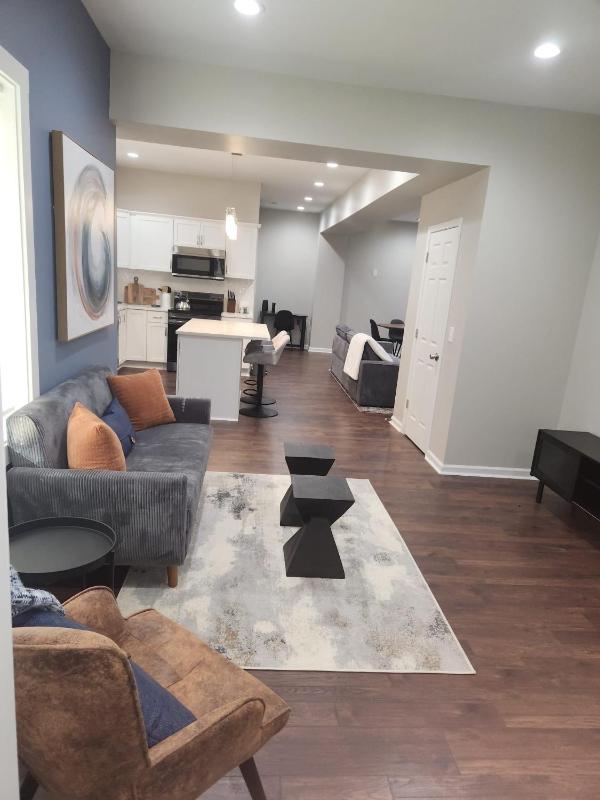3 Cozy Bedrooms Near Lucas Oil Stadium - image 24