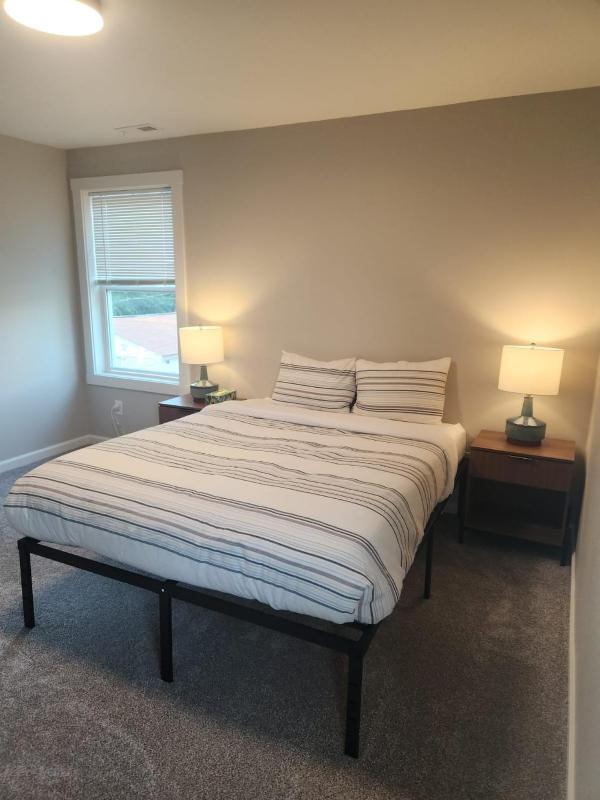 3 Cozy Bedrooms Near Lucas Oil Stadium - image 49