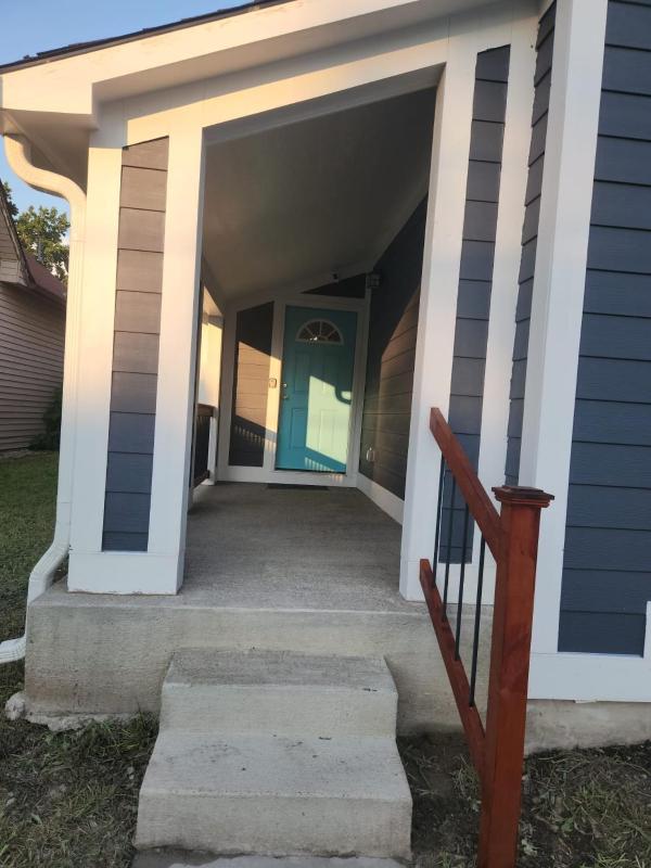 3 Cozy Bedrooms Near Lucas Oil Stadium - image 26