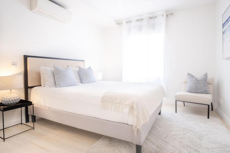 Modern Seaside Oasis in Kings Beach - image 18