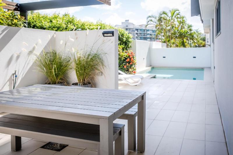 Modern Seaside Oasis in Kings Beach - image 9