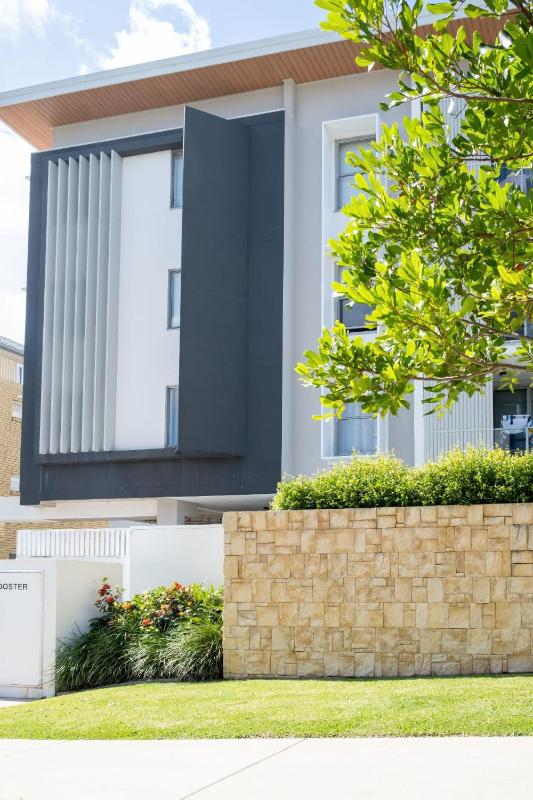 Modern Seaside Oasis in Kings Beach - image 16