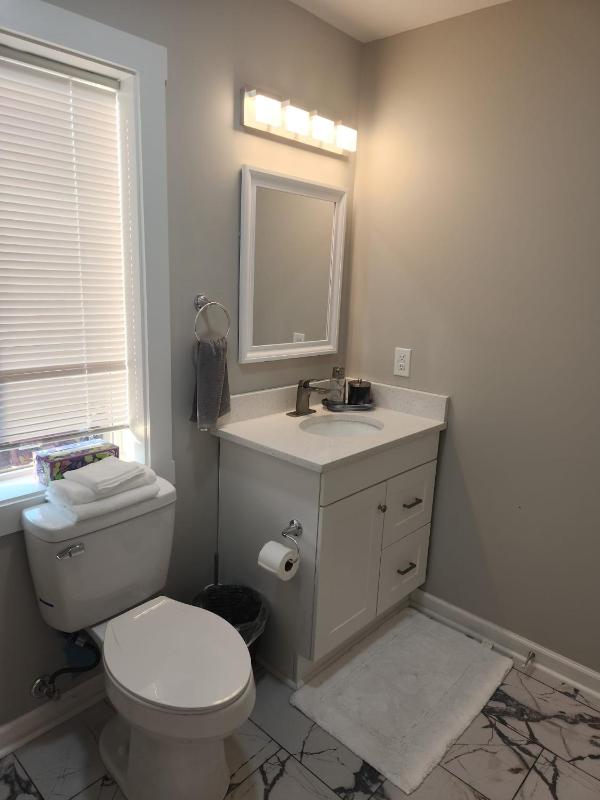 3 Cozy Bedrooms Near Lucas Oil Stadium - image 27