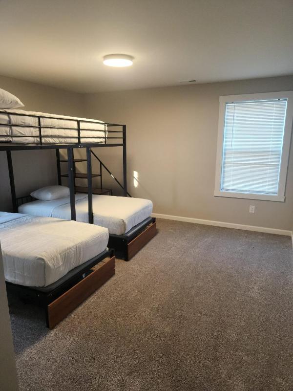 3 Cozy Bedrooms Near Lucas Oil Stadium - image 23