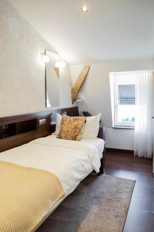 Single Room image 3