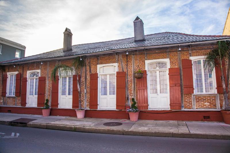 Hotel St. Pierre French Quarter - image 2