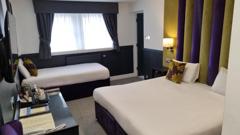 Standard Triple Room image 1