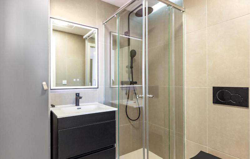2 Bedroom Lovely Apartment In Santa Pola - image 25