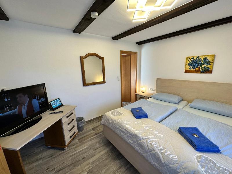 Single Room image 4